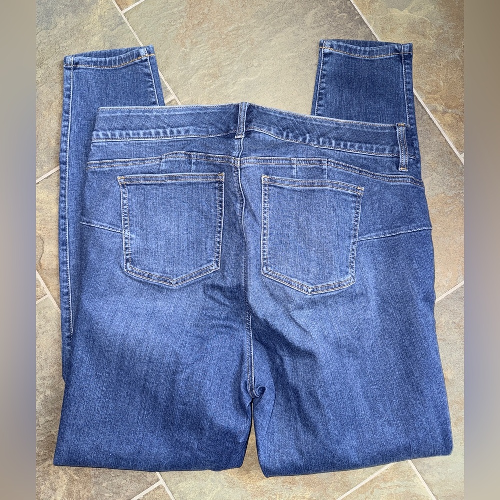 Torrid bombshell Skinny Jeans - Picture 5 of 5